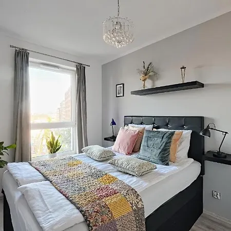 Urban Nest Group - Walowa 25c *